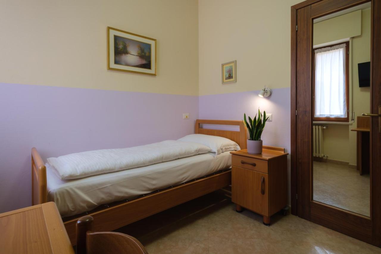 Casa Vacanza - Casa Del Padre Nascimbeni Торрі-дель-Бенако Екстер'єр фото